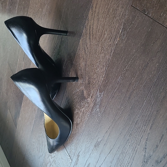 Nine west pumps - Picture 3 of 3